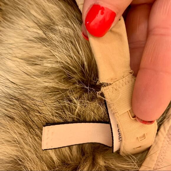 Victoria’s Secret Padded Plunge Bra in Nude Size 32B - Picture 9 of 13